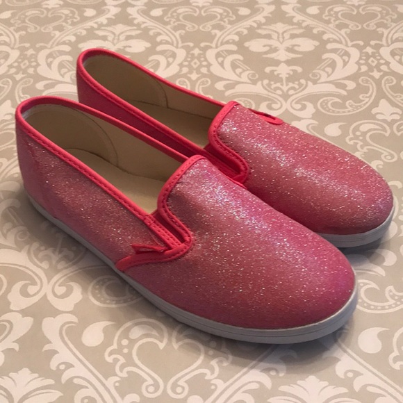 girls pink slip on vans